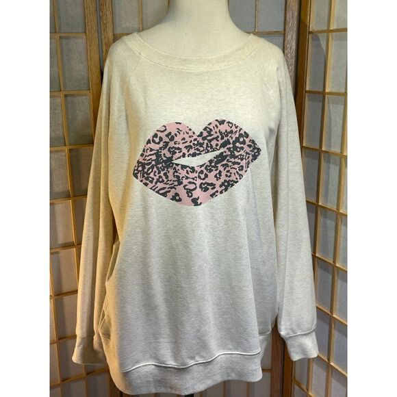 WildFox Lg Lipstick Fleece  - Picture 6 of 14